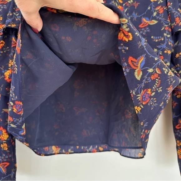 Madewell top with ruffled bell sleeves, crew  neck, straight cut & loose - Picture 8 of 13